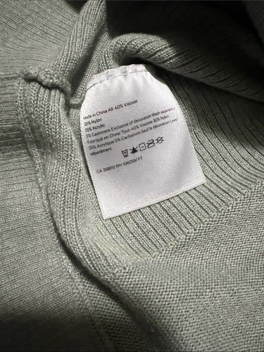 Lululemon Women’s Sweater Sage Green Size 6